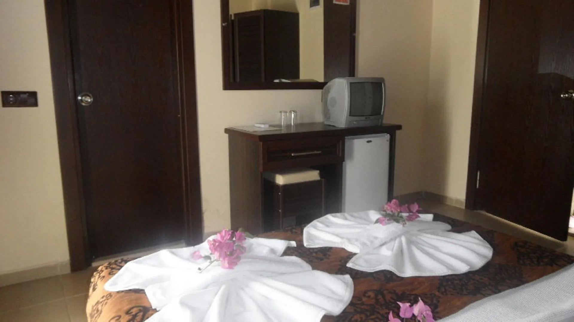 Hotel Green Palm 말마리스