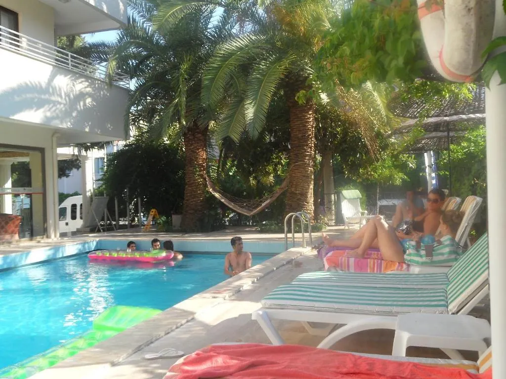Hotel Green Palm 말마리스
