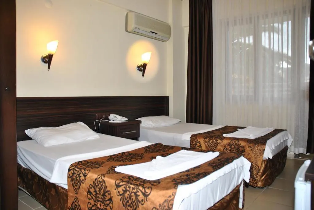 Hotel Green Palm 말마리스